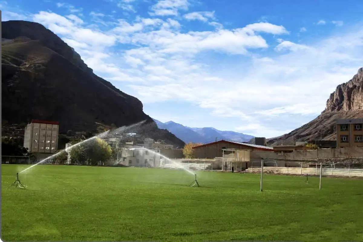 زمین چمن طبیعی فوتبال شهرستان ماکو بهسازی شد