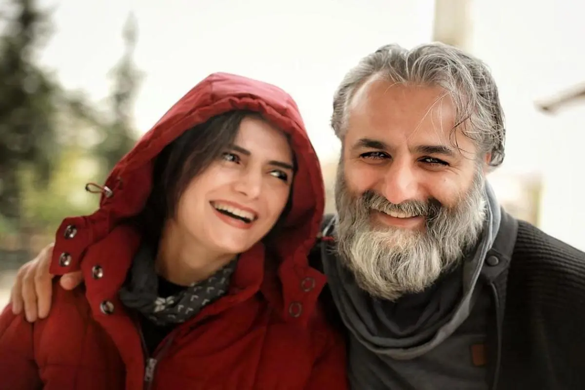 مهسا ملک مرزبان مجری شبکه 4 مهاجرت کرد |  بریزو به پاش مهسا ملک مرزبان با همسر دومش در اروپا