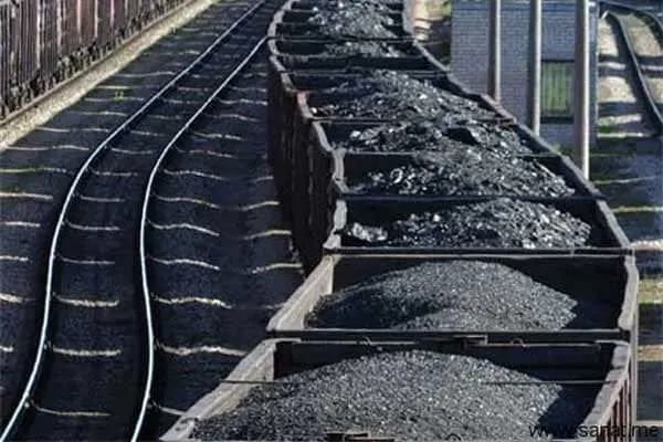 ثبت رکورد بارگیری ۱۱۱ هزار تنی سنگ‌آهن با ۱۶۷۲ واگن از ققنوس سنگان  