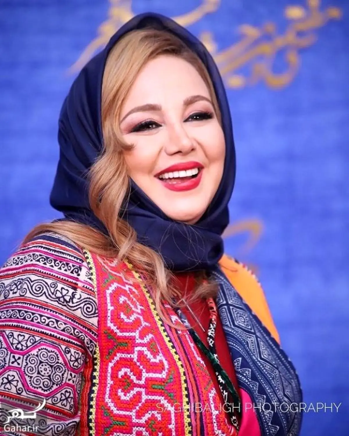 لباس رنگارنگ بهنوش بختیاری در جشنواره فجر | ظاهر پر زرق و برق بهنوش بختیاری سوژه شد