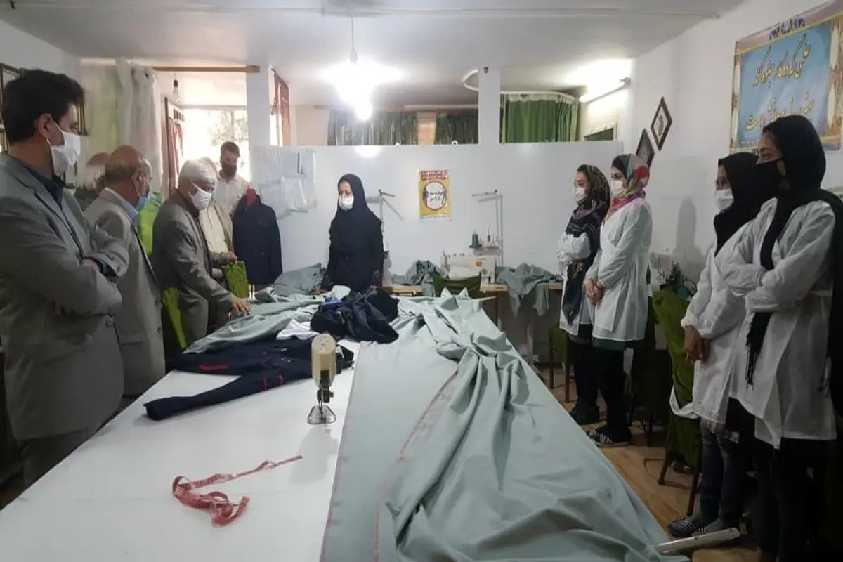 3000 دست لباس کار صنعتی تحویل «معین اقتصادی» منطقه 5 استان شد