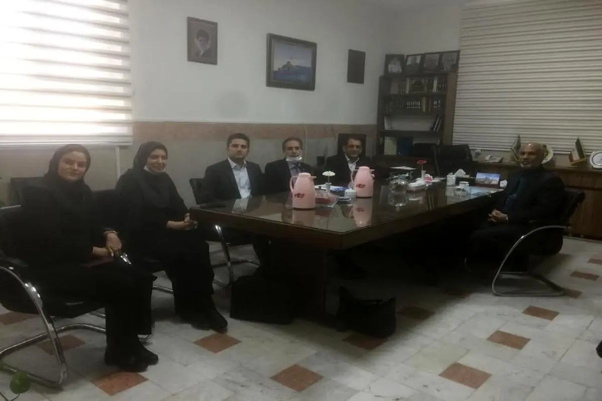 رئیس شعبه مرکزی کرج با رئیس کانون بازنشستگان استان البرز دیدار کرد