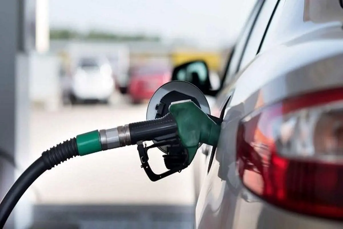 خسارت ۱۵ میلیارد دلاری خودروسازان داخلی به صادارت بنزین کشور