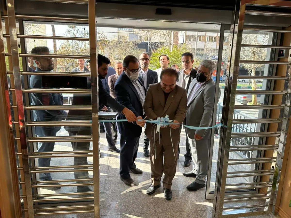 ساختمان دفتر منطقه 57 و شعبه استقلال شیراز بانک پارسیان افتتاح شد