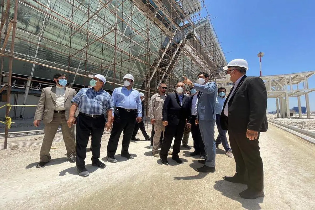 بازدید مشاور رئیس جمهور از روند ساخت پایانه جدید فرودگاه بین المللی کیش