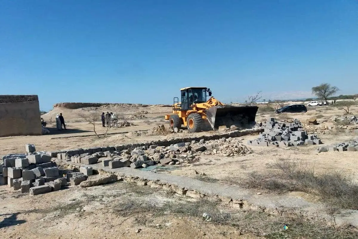 رفع تصرف 17.8 هزار مترمربع اراضی خالصه به ارزش 17.8میلیارد ریال در روستای چاهو غربی قشم