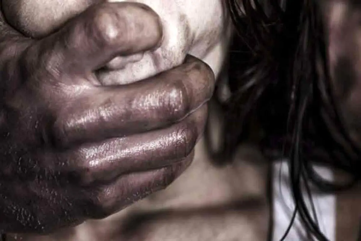 تجاوز جنسی با پوشش معنویت! | سوء استفاده جنسی در این کشور بی‌داد می‌کند!