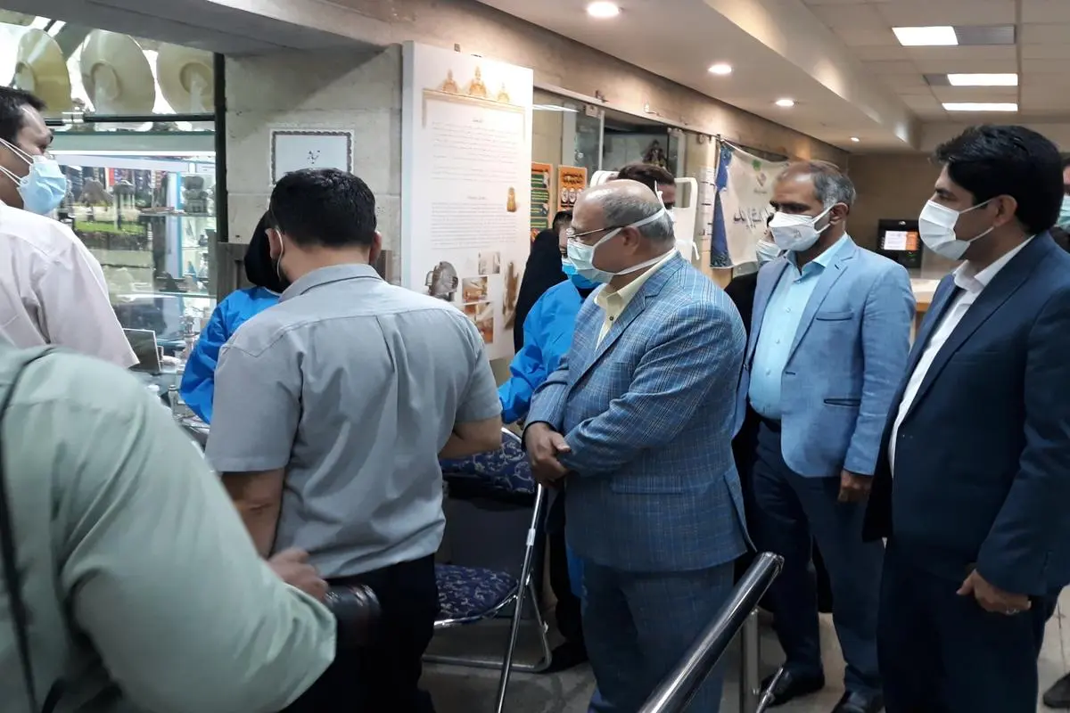 بازدید سرزده دکتر زالی از پایگاه تجمیعی واکسیناسیون مستقر در مجموعه فرهنگی تاریخی نیاوران