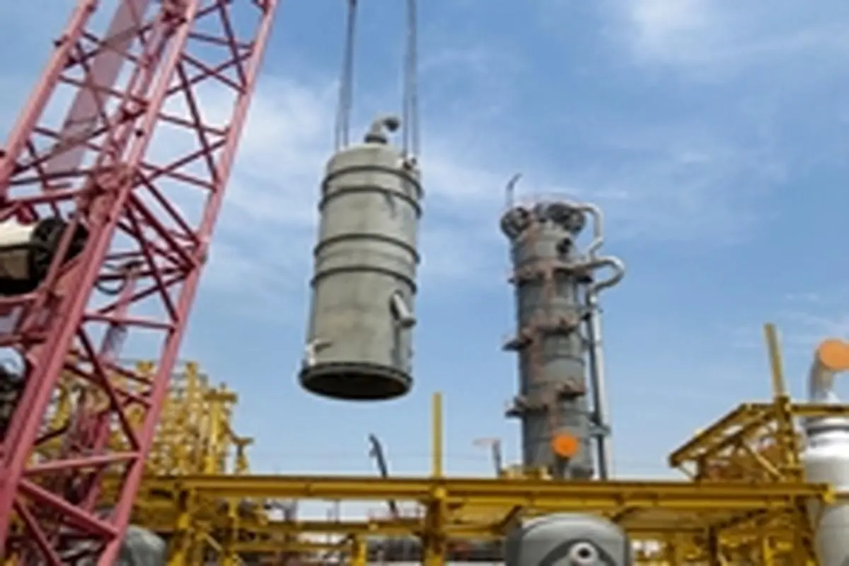 نصب موفقیت آمیز راکتورهای R-1003 و R-1002A و مبدل E-3007 در شرکت پتروشیمی آپادانا خلیج فارس 