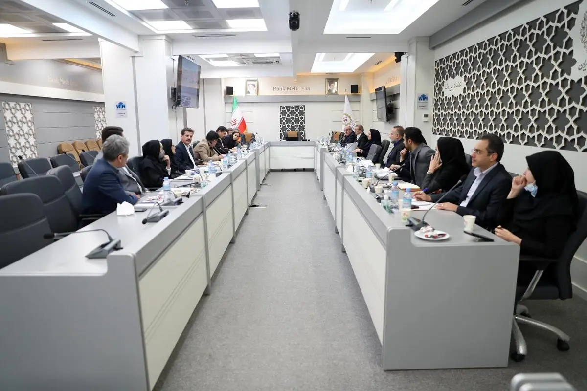 تاکید بر بازنگری مدل خدمت‌دهی در شعب در جلسه کمیته مضمون بانکداری جامع بانک ملی ایران