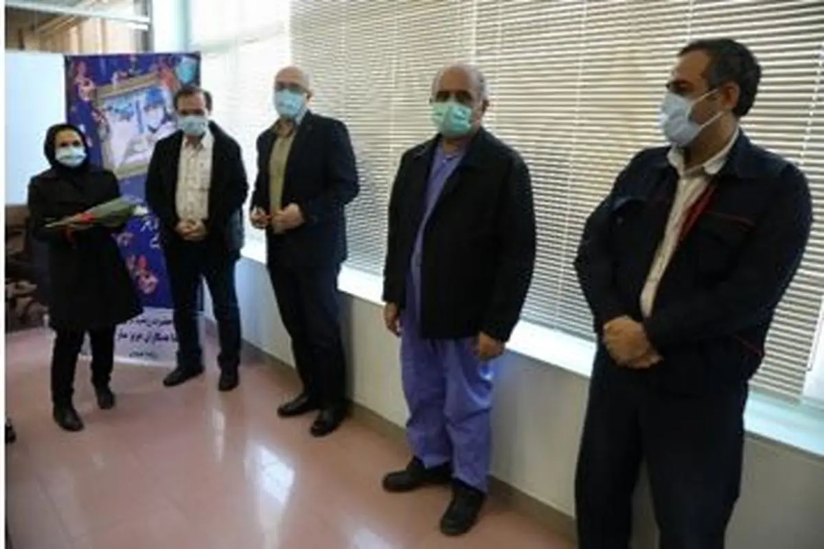 تجلیل مدیرعامل شرکت پالایش نفت تهران ازکادر پرستاری مرکز سلامت