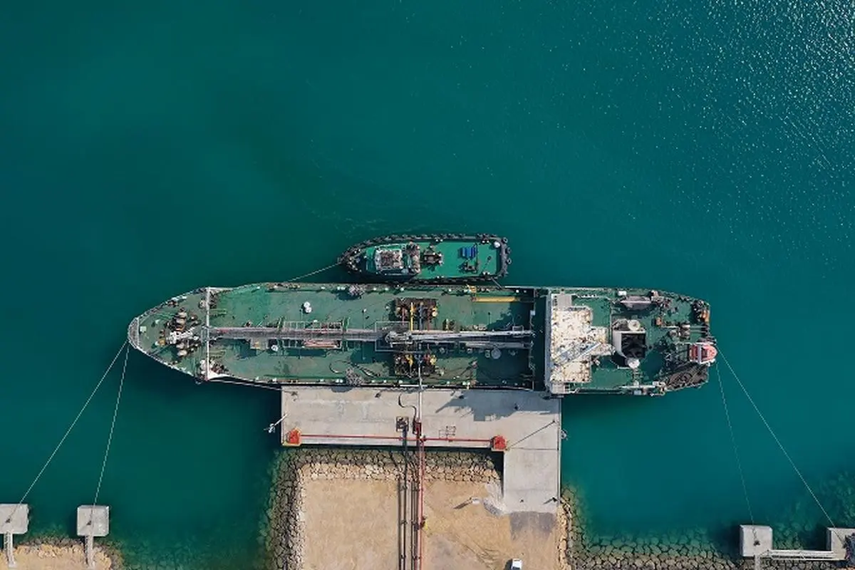 آغاز رسمی عملیات سوخت رسانی به کشتی های عبوری (بانکرینگ ) در قشم با اعتباری بالغ بر 60 میلیون دلار